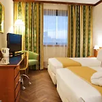 Catullo 4*