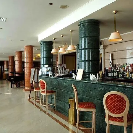 Catullo 4*