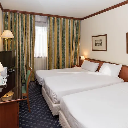 Hotel Ferretti Catullo 4*